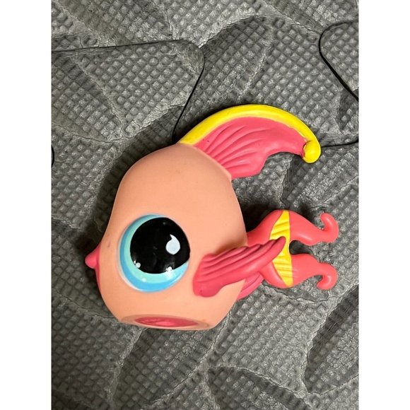 Littlest‎ Pet Shop #643 Angel Fish 643 Angelfish Toy Figure Cake Topper Cupcake - Picture 1 of 6